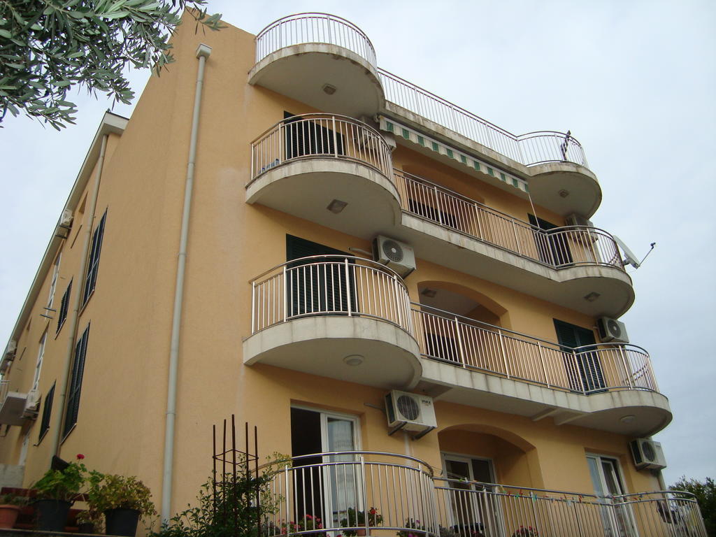 Apartments Milano Herceg Novi Zimmer foto